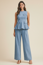 Vista frontal limpia del set denim